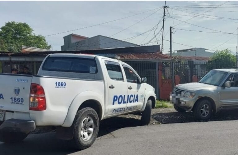 ROBAN VEHÍCULO CON NIÑO DENTRO