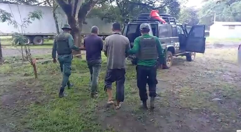 DETIENEN SUJETOS POR CAZAR VENADOS EN ZONA PROTEGIDA