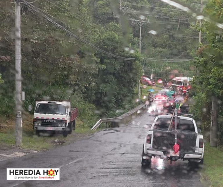 MUJER CAE A RÍO, TRAS CHOCAR CONTRA EL PUENTE EN SANTO DOMINGO