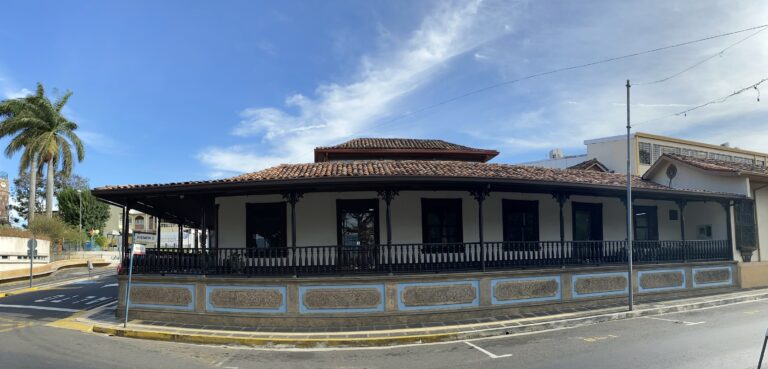 MONUMENTO NACIONAL CASA ALFREDO GONZÁLEZ FLORES CELEBRA SUS 50 AÑOS