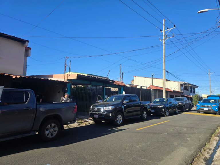 SIETE DETENIDOS EN ALLANAMIENTOS EN HEREDIA POR CRIMEN DE PRIMOS EN BAR