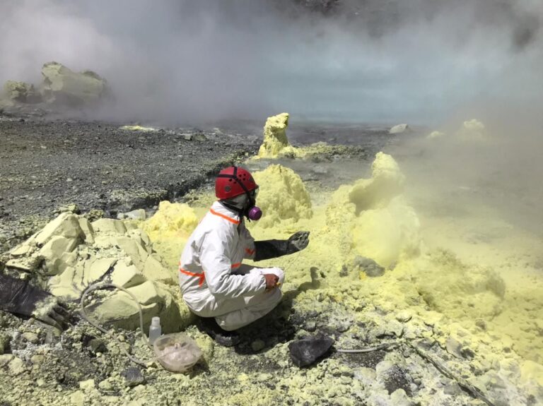 ¿SABE QUÉ TIPO DE GASES EMITE EL VOLCÁN POÁS?