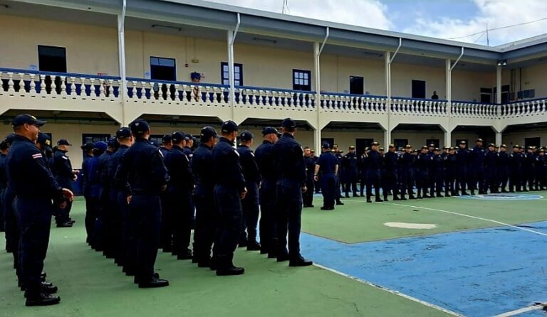 POLICÍAS CON UNIFORME VIAJARÁN GRATIS EN LOS BUSES