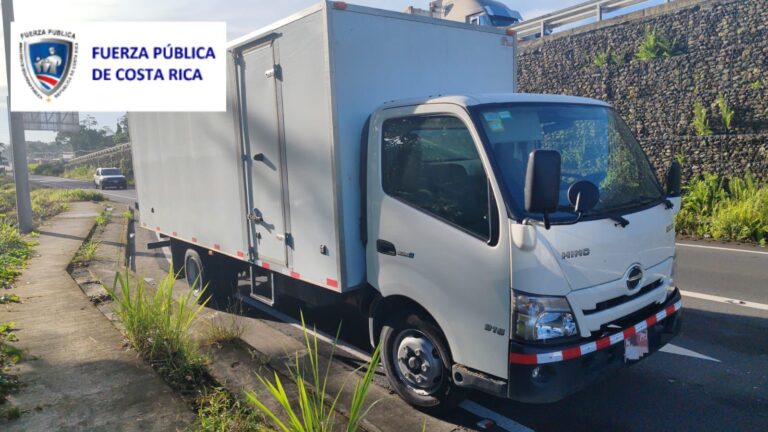 ENCAPUCHADOS ROBAN 3 CAMIONES CON MERCADERÍA EN POCOCÍ