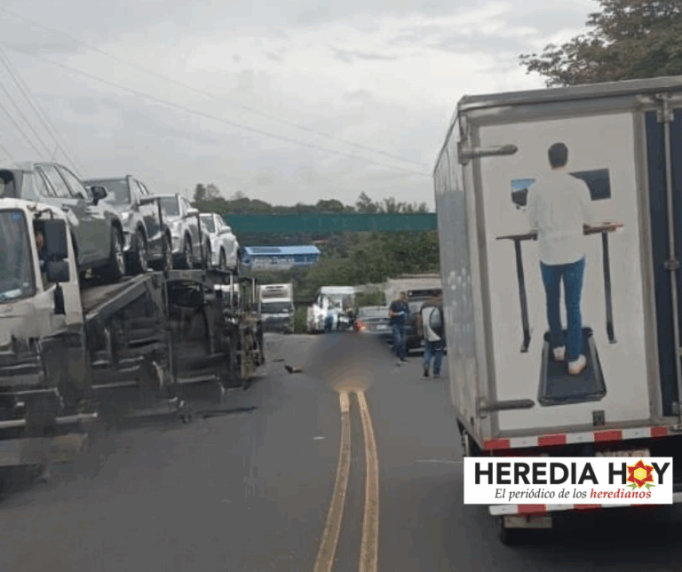 MUERE MOTOCICLISTA BAJO CAMIÓN EN ACCIDENTE DE TRÁNSITO