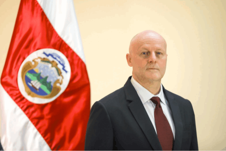 TSE CANCELA CREDENCIALES DE STEPHAN BRUNNER Y CIERRA DISCUSIÓN SOBRE SU RENUNCIA