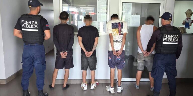 DETIENE A SOSPECHOSOS DE DISPARAR CONTRA POLICÍAS