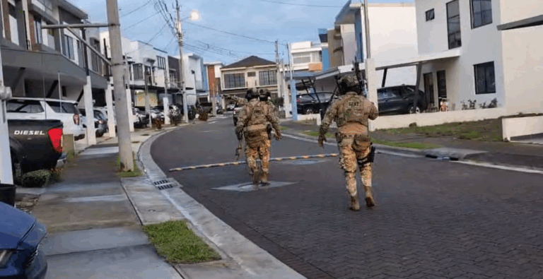 DETIENEN A SOSPECHOSOS DE DOBLE HOMICIDIO DE PAREJA EN QUEPOS