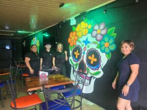 El equipo de Catrinas se esmera por ofrecer la mejor atención con calidez, limpieza y buen sabor.