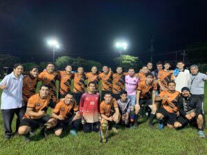Las fiestas cerraron con el torneo relámpago de fútbol, en el cual se llevaron la copa el cuadro “Compas FC” que dejó el corazón en la cancha.
