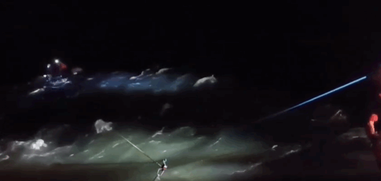 CRUZ ROJA TRABAJA EN RECUPERAR CUERPOS DE FAMILIA AHOGADA EN RÍO CHIRRIPÓ