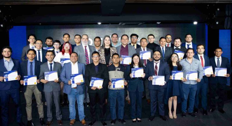 SE GRADÚA A 141 PROFESIONALES EN CIBERSEGURIDAD EN LATINOAMÉRICA