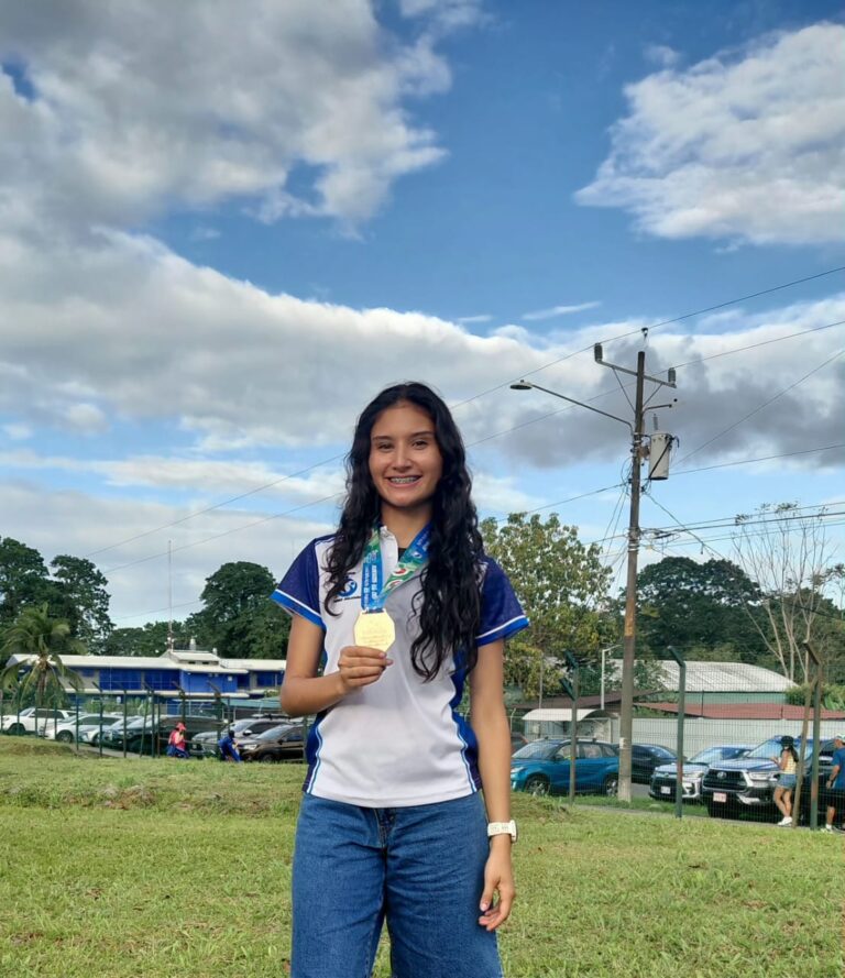 MARACHISTA DE LA UNA GANA PRIMERA MEDALLA DE ORO EN JUEGOS NACIONALES