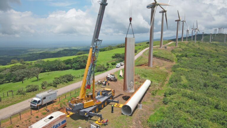 PAIS PRODUJO 98% DE ELECTRICIDAD CON FUENTES RENOVABLES EN 2025