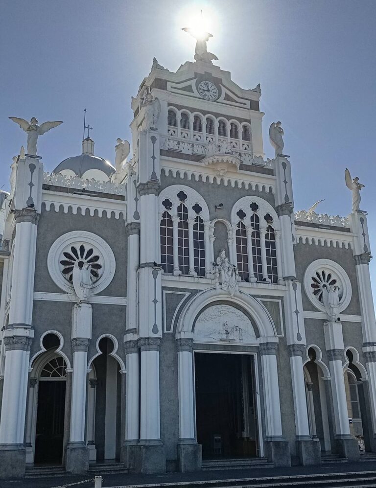 AMENAZA DE BOMBA EN SANTUARIO NACIONAL DE LA VIRGEN DE LOS ÁNGELES