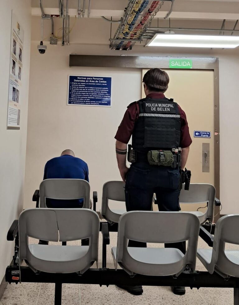 DETIENEN A HOMBRE EN BELÉN TRAS INTENTAR SOBORNAR A POLICÍAS DURANTE CONTROL PREVENTIVO