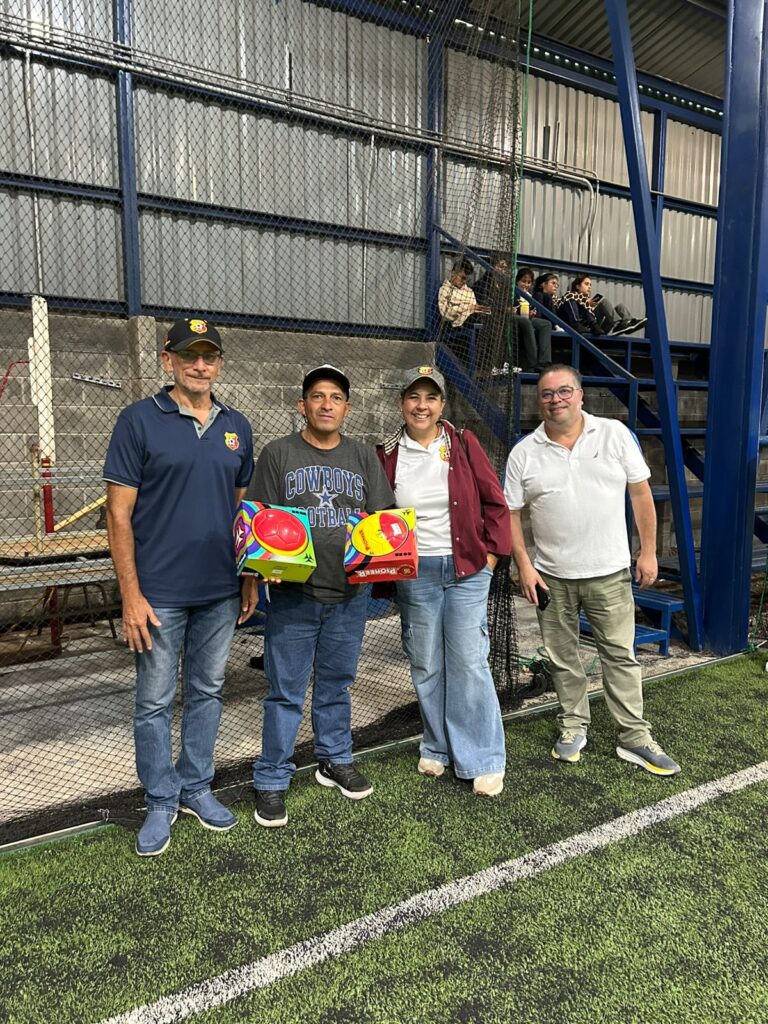 BALONES QUE INSPIRAN SUEÑOS EN VARA BLANCA