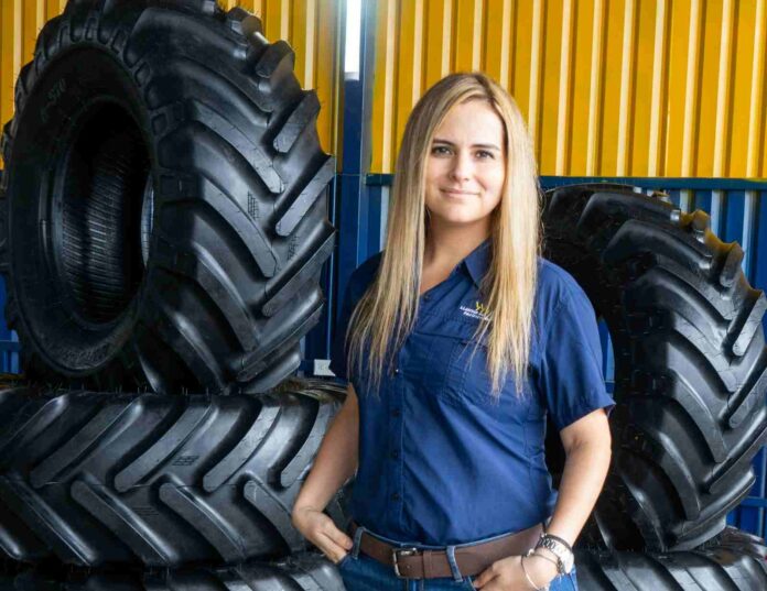 Gabriela Corrales- Llantas del pacifico