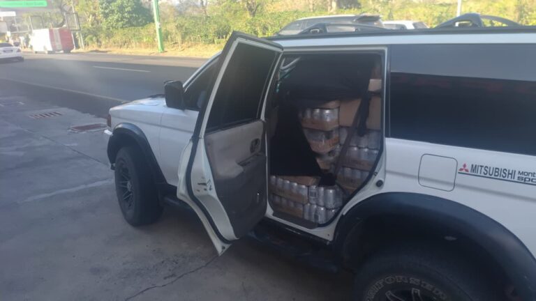 DECOMISAN MÁS DE 3.000 UNIDADES DE LICOR EN HEREDIA