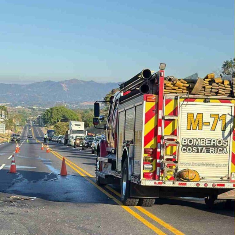 ATROPELLAN BOMBERO DURANTE ATENCIÓN DE EMERGENCIA EN EL COYOL