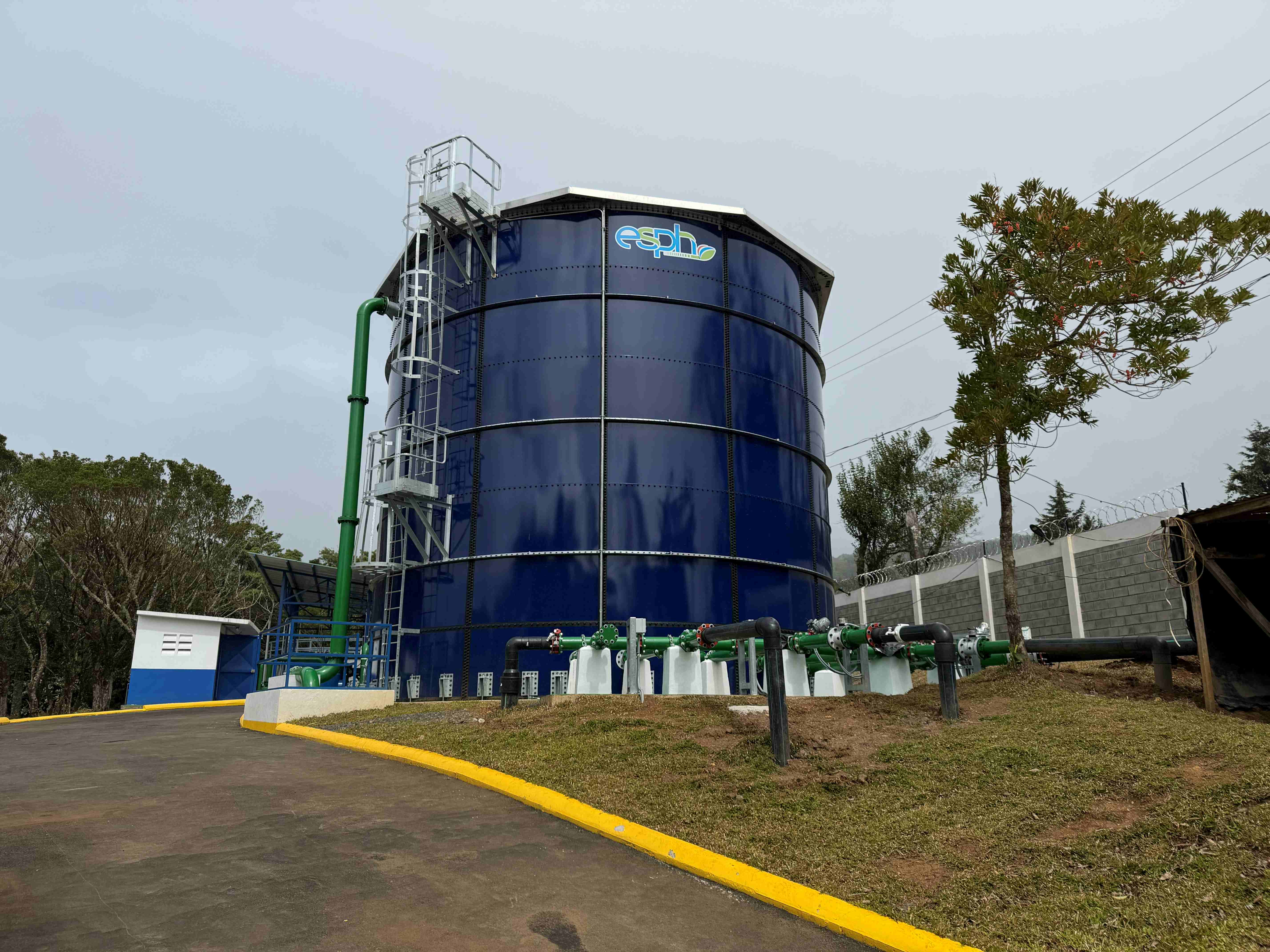 NUEVO TANQUE MEJORA ABASTECIMIENTO DE AGUA PARA 5 MIL VECINOS EN EL TIROL