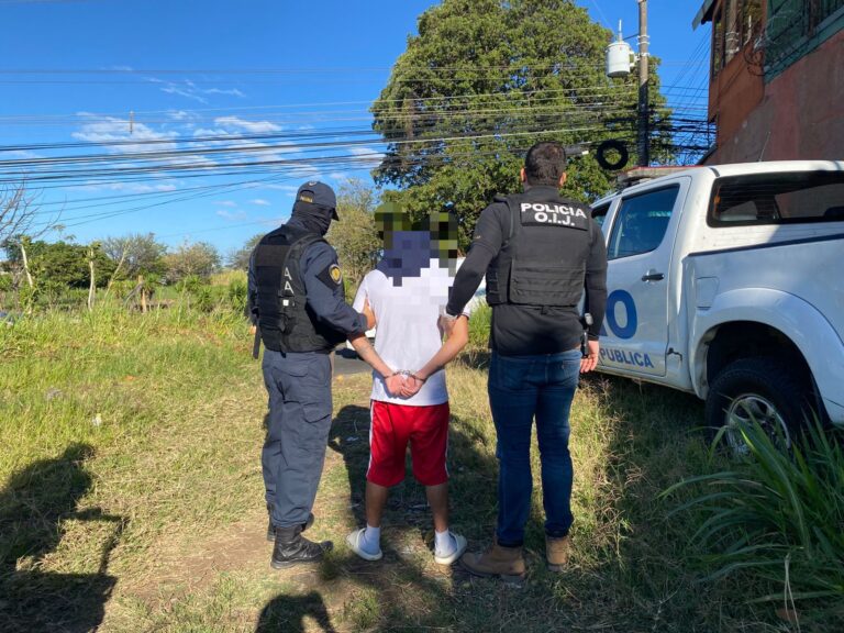 DETIENEN A SOSPECHOSO DE TRIPLE HOMICIDIO EN GUARARÍ