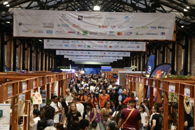 UNED LLEVA LA INTELIGENCIA ARTIFICIAL AL CORAZÓN DE LAS PYMES EN EXPO PYME 2026
