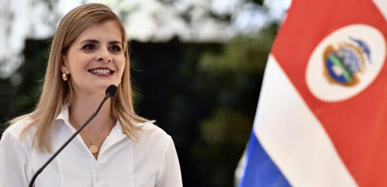 PRESIDENTA ELECTA INVITA A FUNCIONARIOS PÚBLICOS A PARTICIPAR EN TRASPASO DE PODERES