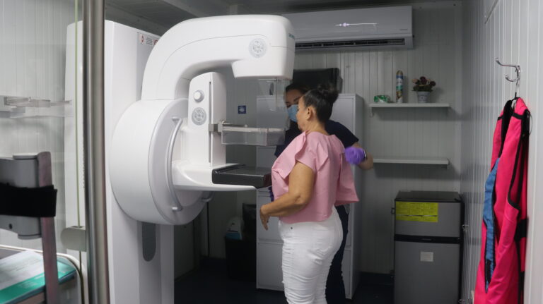UNIDAD MÓVIL DE MAMOGRAFÍAS DE ALSALUS ATENDERÁ SIN COSTO A MUJERES EN SIQUIRRES
