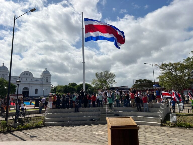 BARVA IZA BANDERA DE 20  METROS DE LARGO