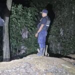OREROS DISPARAN PARA ALEJAR A LA POLICÍA EN CRUCITAS