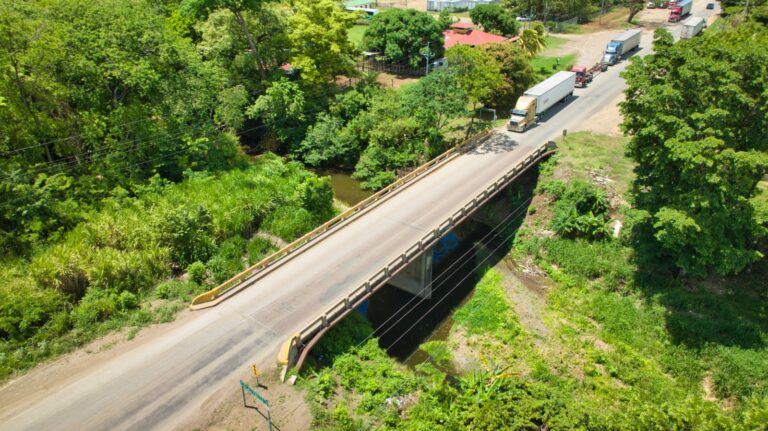 INICIA CONSTRUCCIÓN DE NUEVO PUENTE SOBRE RÍO LAS VUELTAS EN LA CRUZ