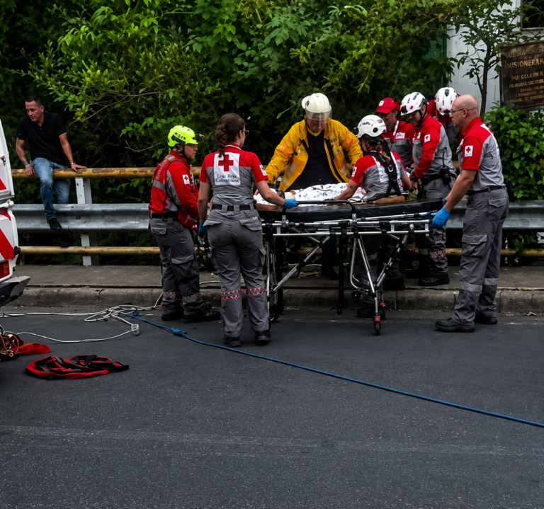 HOMBRE DE 68 AÑOS HOSPITALIZADO TRAS CAER A RÍO