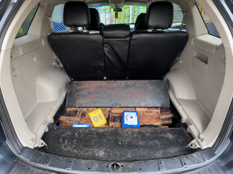 HOMBRE VIAJABA CON 500 KILOS DE COCAÍNA JUNTO CON SUS HIJOS