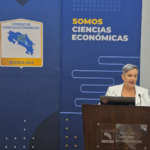 DIFERENCIAS EN ACCESO A LA BANCA Y SEGUROS SE MANTIENEN ENTRE HOMBRES Y MUJERES