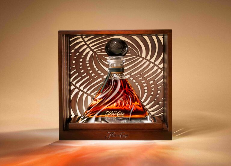 FLOR DE CAÑA CELEBRA 135 AÑOS CON EL LANZAMIENTO DE UN RON DE 35 AÑOS