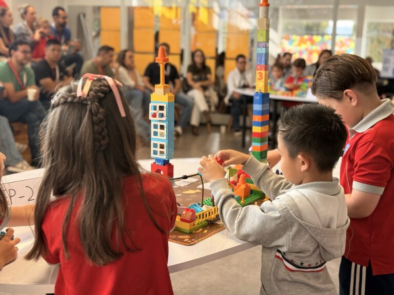 EL JUEGO ES EL PRIMER LABORATORIO EMOCIONAL DE LA NIÑEZ