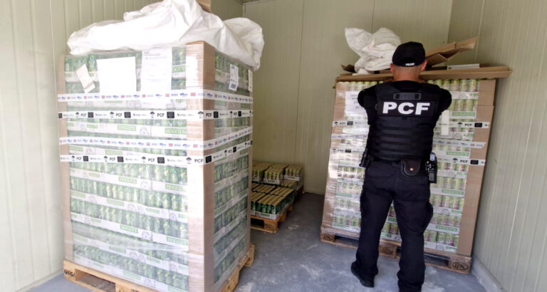 HACIENDA DECOMISA  65 MIL UNIDADES DE LICOR EN OPERATIVOS CONTRA EVASIÓN Y CONTRABANDO