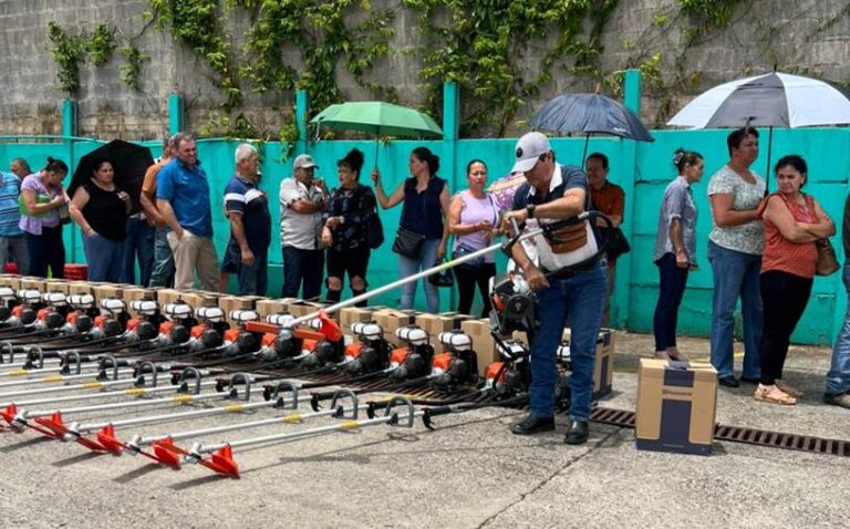 MÁS DE 90 FAMILIAS CAFICULTORAS DE OCCIDENTE FORTALECEN SU PRODUCCIÓN CON APOYO DEL INDER