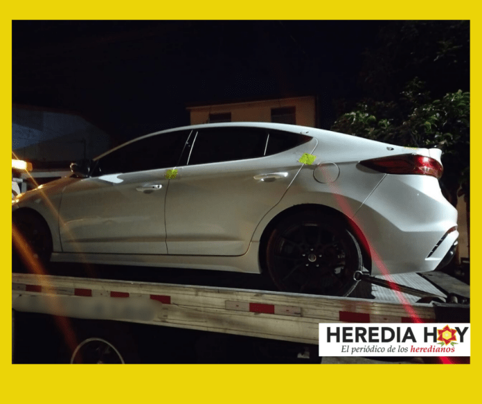 en este vehículo viajaban las personas atacadas a balazos esa noche