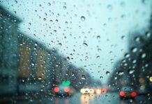 CLAVES PARA CONDUCIR SEGURO BAJO LA LLUVIA