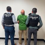 DETIENEN EN EL AEROPUERTO JUAN SANTAMARÍA AL AGRESOR DE MOTOCICLISTA Y SU HIJA