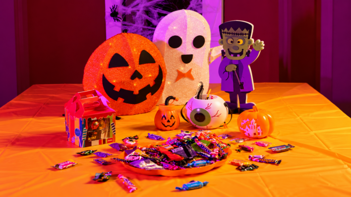 Halloween iluminado_ calabaza, fantasma y dulces